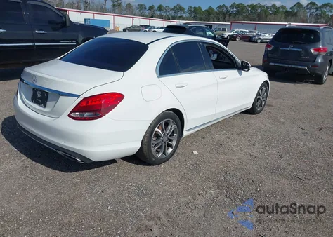 2016 Mercedes-Benz C 300 из США, поврежденный, VIN 55SWF4JB3GU124256